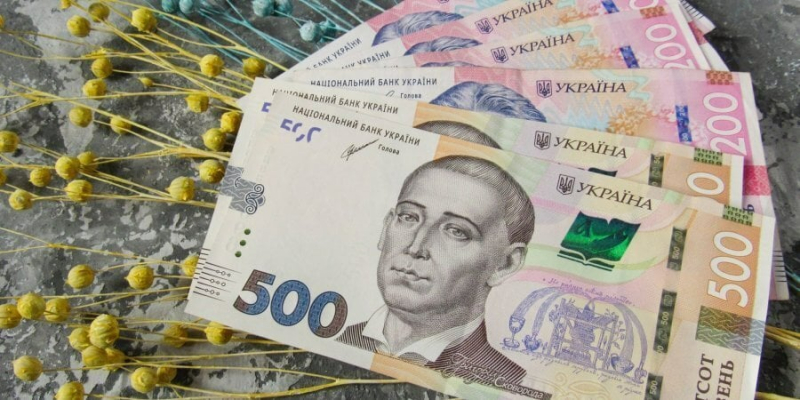 Доплати працюючим пенсіонерам і нові тарифи на комуналку: які зміни чекають на українців з 1 червня